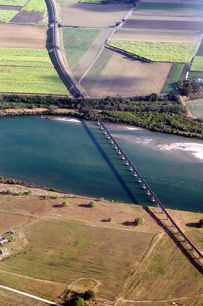 Railroad bridge over the Pioneer River at Mackay