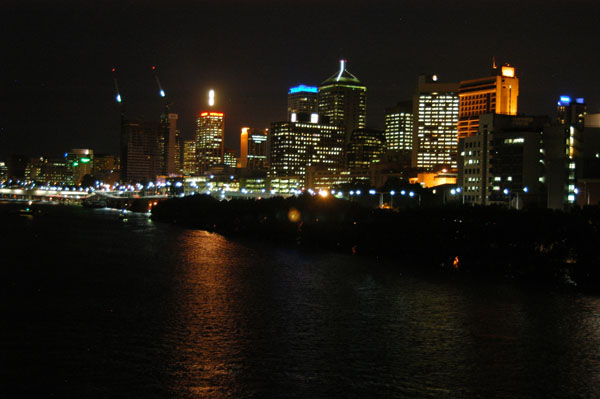 Brisbane at night from the Goodwill Bridge