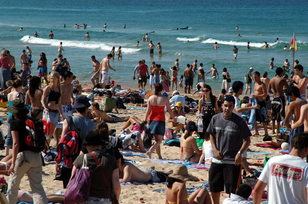 Crowded holiday (Aussie Labour Day) Manly Beach
