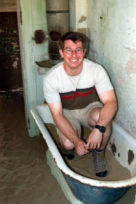 Reinhold in a tub