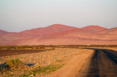 The road from Sesriem to Sossusvlei