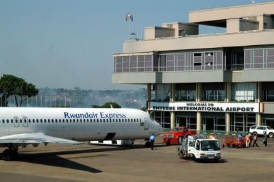 Rwandair Express MD-80 at EBB (3D-MDJ)