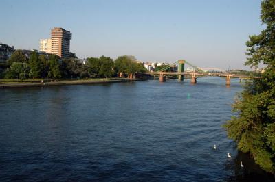 View upstream from the Alte Brücke, Frankfurt am Main
