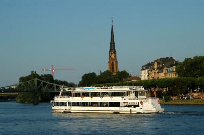 Tourist rivercruise, Frankfurt am Main
