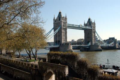 v3/93/329493/3/47605048.toweroflondon100.jpg