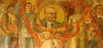 Lenin on one of the pavilions at VDNKh