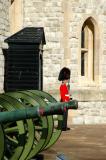 Guard with a row of cannon in front of the Jewel House