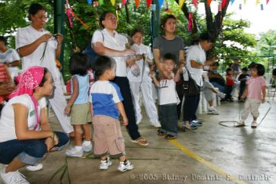 The kids, the teacher and the yayas
