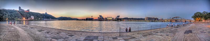 pittsburgh - point state park, more than 180 degree view, dusk (31 July 2005)