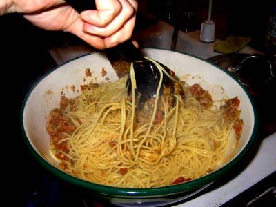 pasta with tuna caper tomato sauce