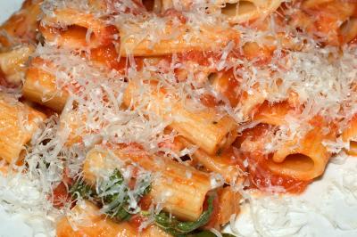 rigatoni pasta with tomato sauce, parmesan 22 july 05