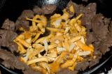 cheesesteak mushrooms added