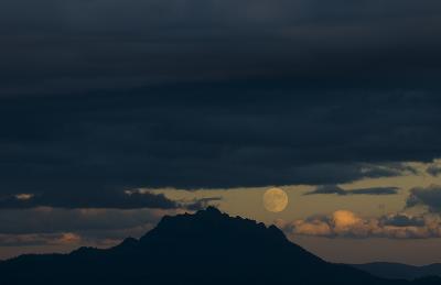 Harvest Moonrise over Sierra Buttes 135mm