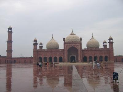 The awesome Badshahi Mosque in Lahore
