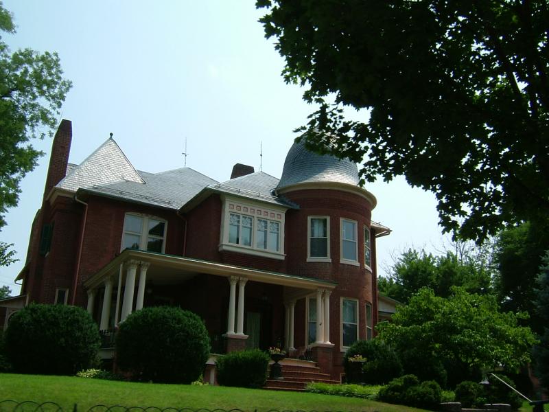 Queen Anne- Winchester VA.JPG