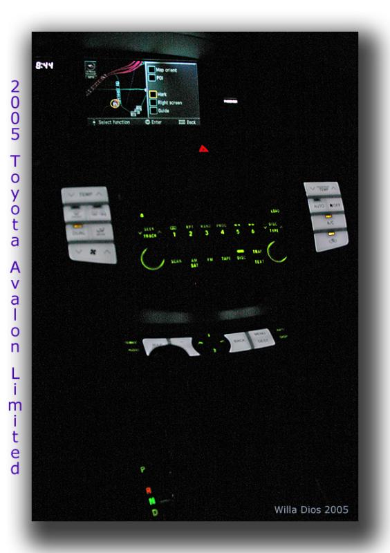 2005 Toyota Avalon Dash Showing Navigation System