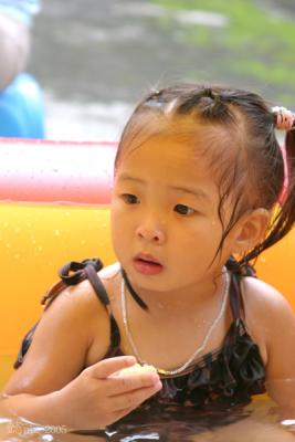 Swimming_July 09, 2005