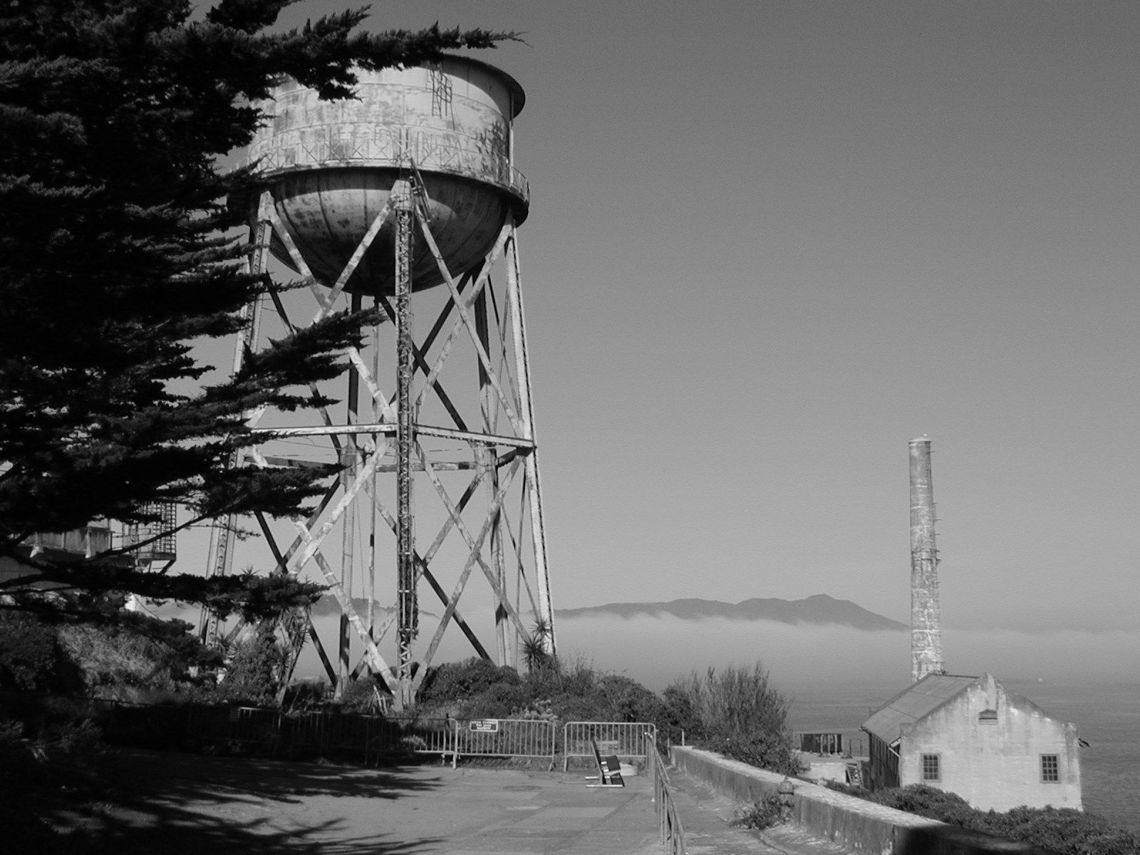 Walk to the Guardhouse  (10/7/05)