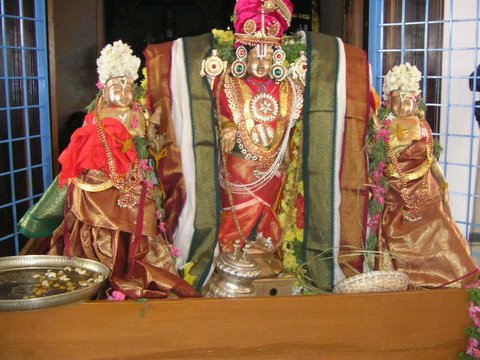 Srinivasar with nachimAr