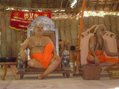 HH Parakala svAmi on the left side of SrImadANDavan