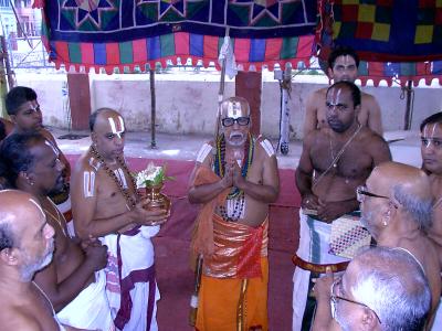 HH being welcomed (Dr. MAV svami with poorNakumbham)