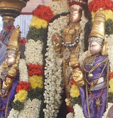 Striking similarity of sonna-vaNNam with thepperumal