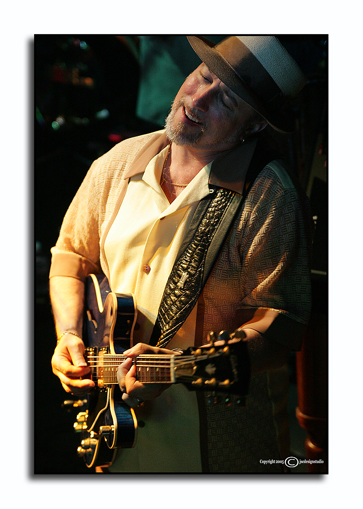 Stacey Mitchhart.jpg <p>Printers Alley, Nashville, TN