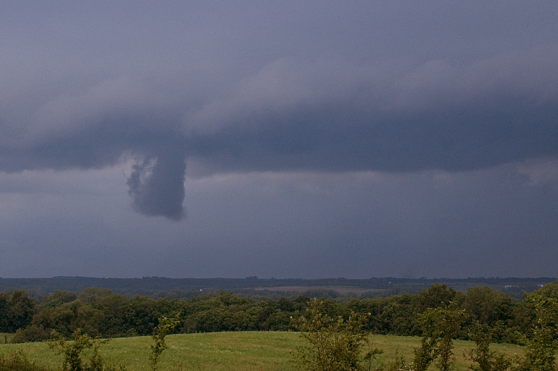 Wall or Funnel Cloud Northwest of Albany, Missouri