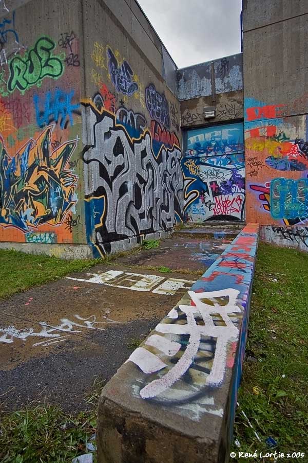 jr8u4508 graffitis_pb.jpg