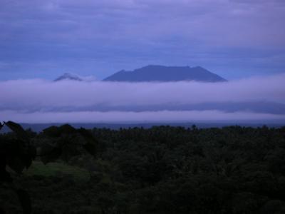 v3/97/332397/3/45593516.mt.makilingatdawnbyboyyniguez.jpg