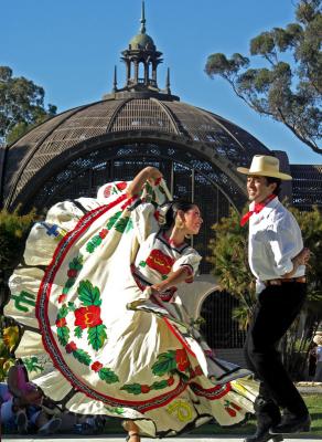 1st: Ballet Folklorico Jaliscience by JeffryZ