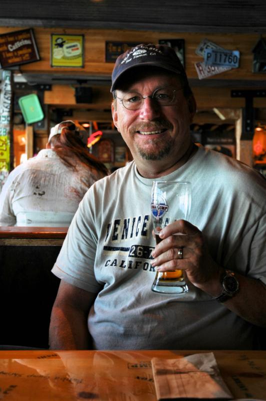 Having a beer at Bubba Gumps in Montereys Cannery Row