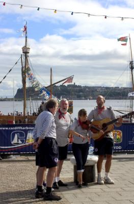 Folk singers at Cardiff bay