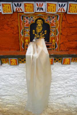 8/1/04; dochu la pass 108 chortens/stupas, with tshomo