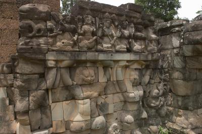 9408_cambodia-angkor tom terrace of elephants1.jpg