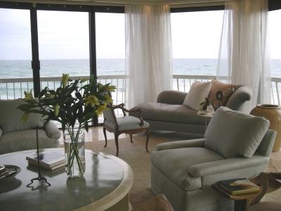 v3/98/430698/3/50842315.20051011_PalmBeach_Miami058.jpg