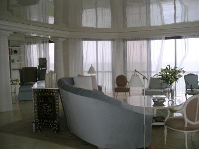 v3/98/430698/3/50842330.20051011_PalmBeach_Miami093.jpg