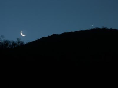 738 Earthshine Moonset.JPG