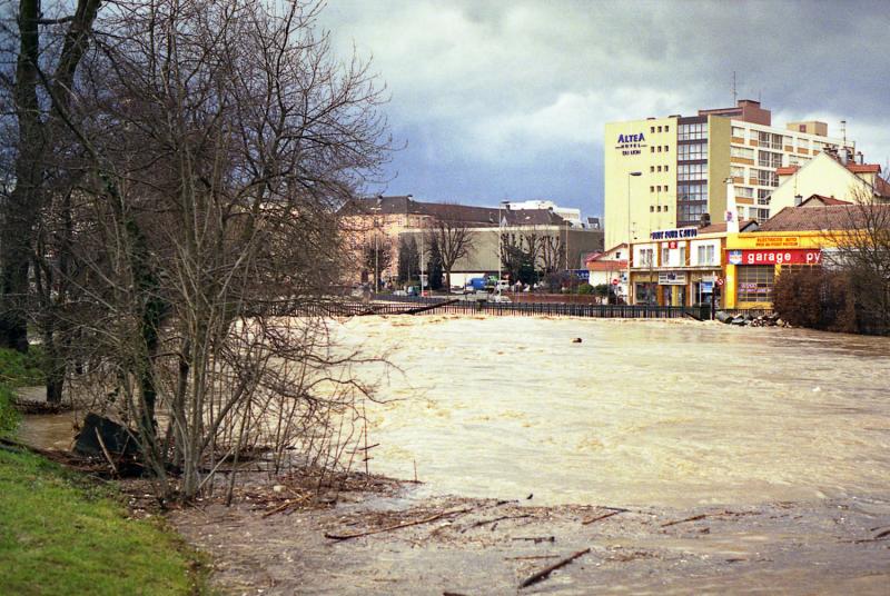 Vue vers le Pont Clmenceau