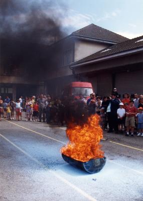 Extinction d'un feu de ptrole