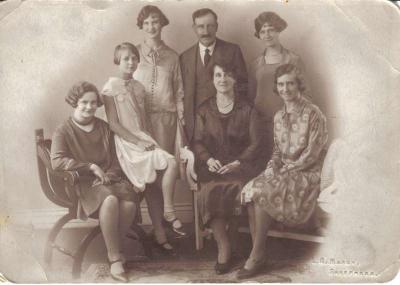 The Wheeler family of Harris Rd c1932