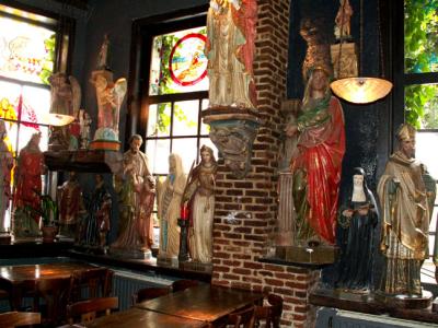 This is a restaurant/pub!!!