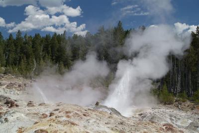 Steamboat Geyser during a Minor Eruption Norris Area Yellowstone _DSF0446.jpg