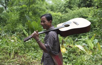 Hill Tribesperson with Guitar DSCF0374.jpg