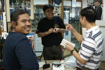 Brother in Law Ready to Buy Leica M1 from Foto File Camera Store _DSF0239 3.jpg